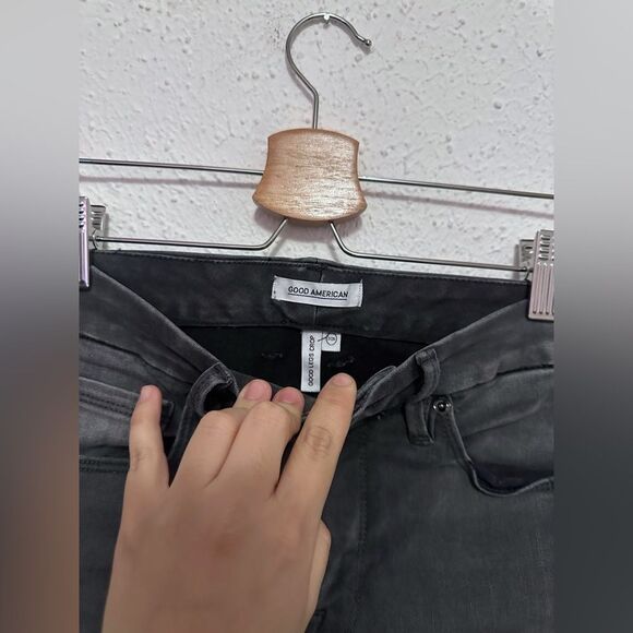 Good American Good Legs Crop in Gray - Picture 3 of 6